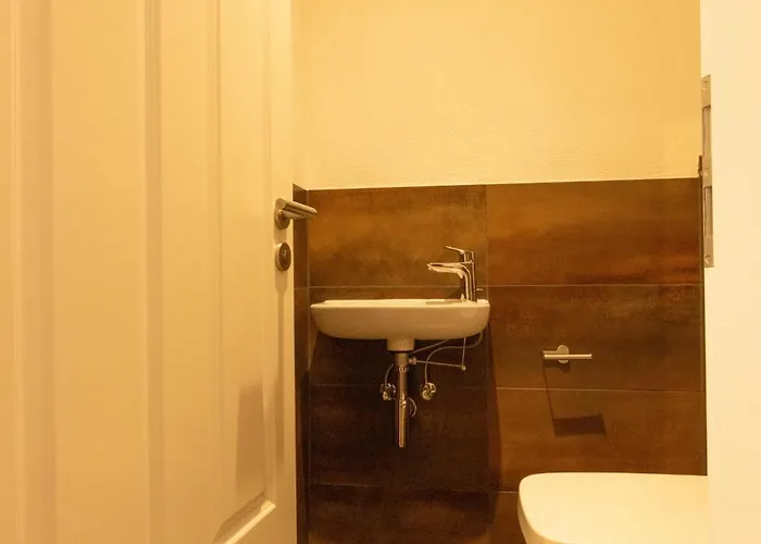 Loft Mit Grosser Badewanne B